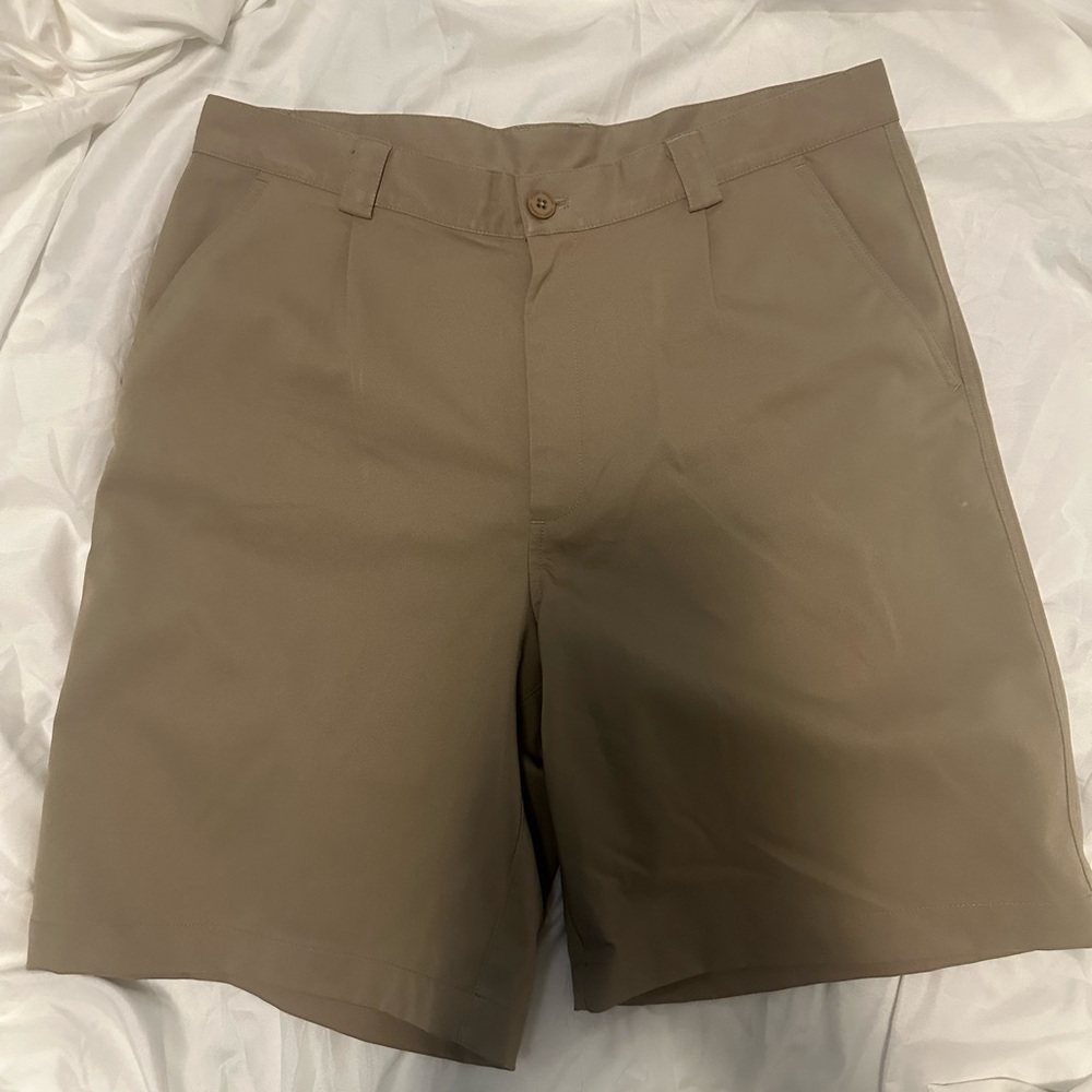 Under Armour Tan Flat Front Shorts Versatile Style